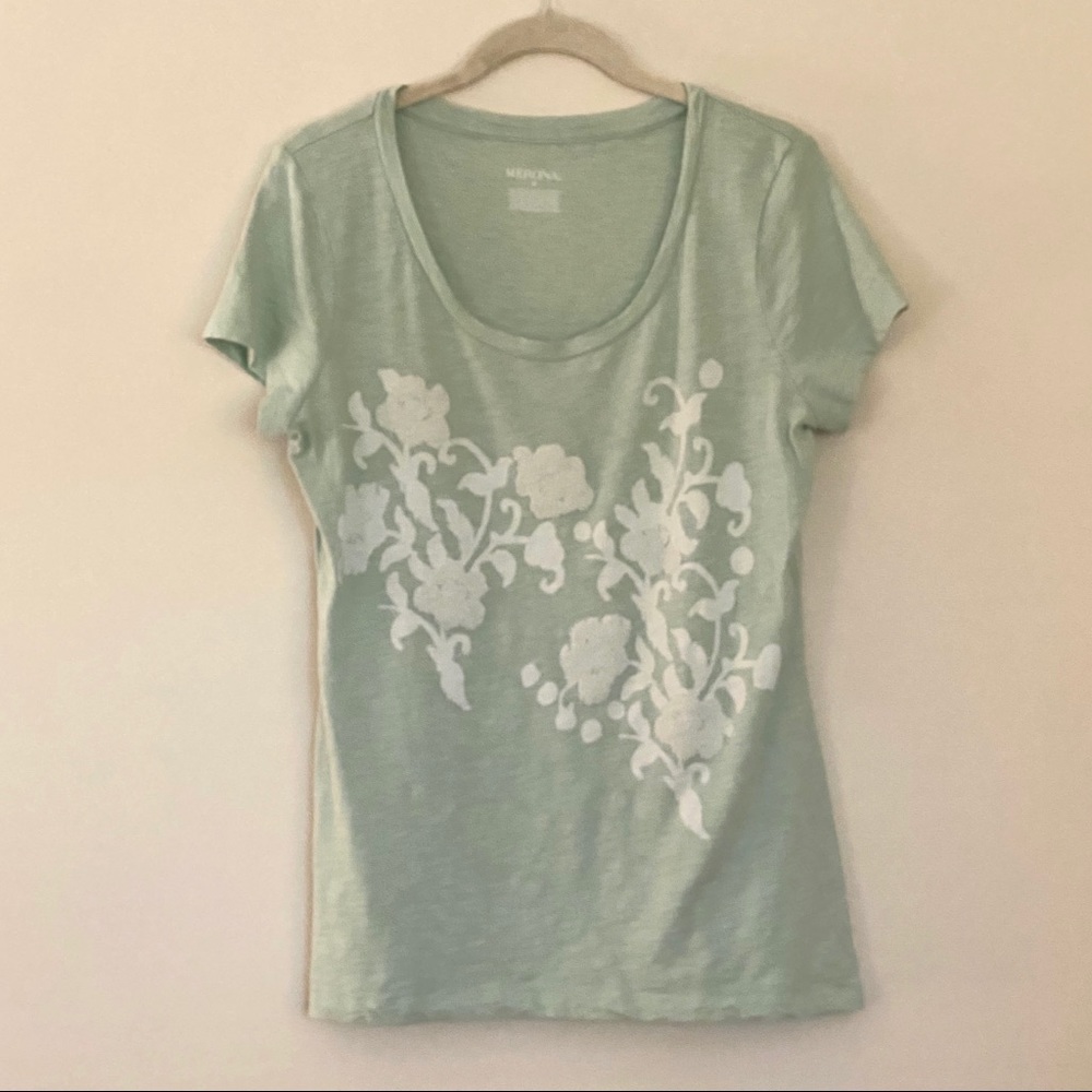 Pale green cotton short sleeve tee w bead detail